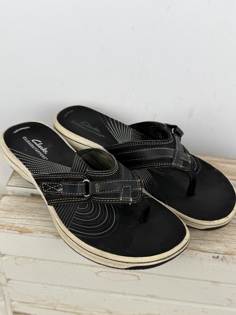Clarks Breeze Sea cloud steppers black flip flop Sandals size 8M